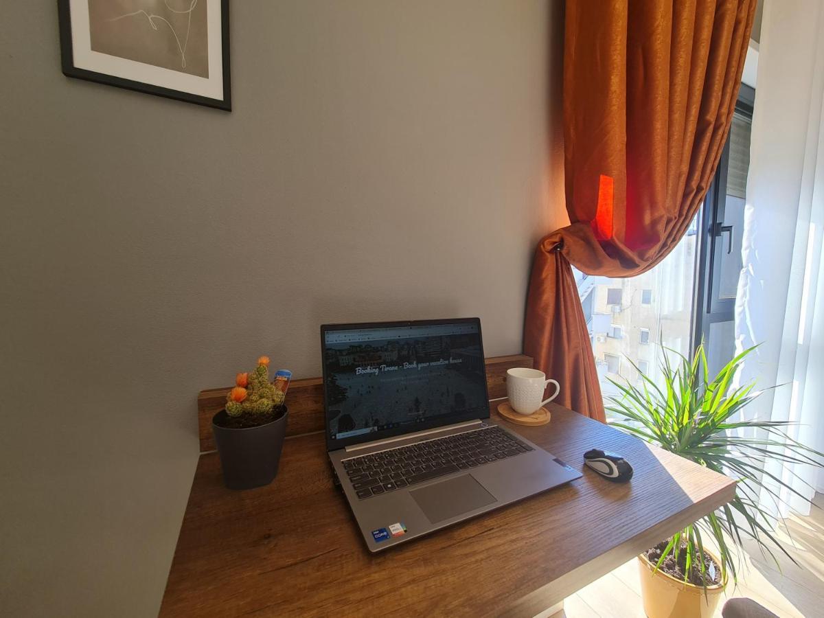 Sunny Apartment - Blloku Tirana, Near Lake מראה חיצוני תמונה