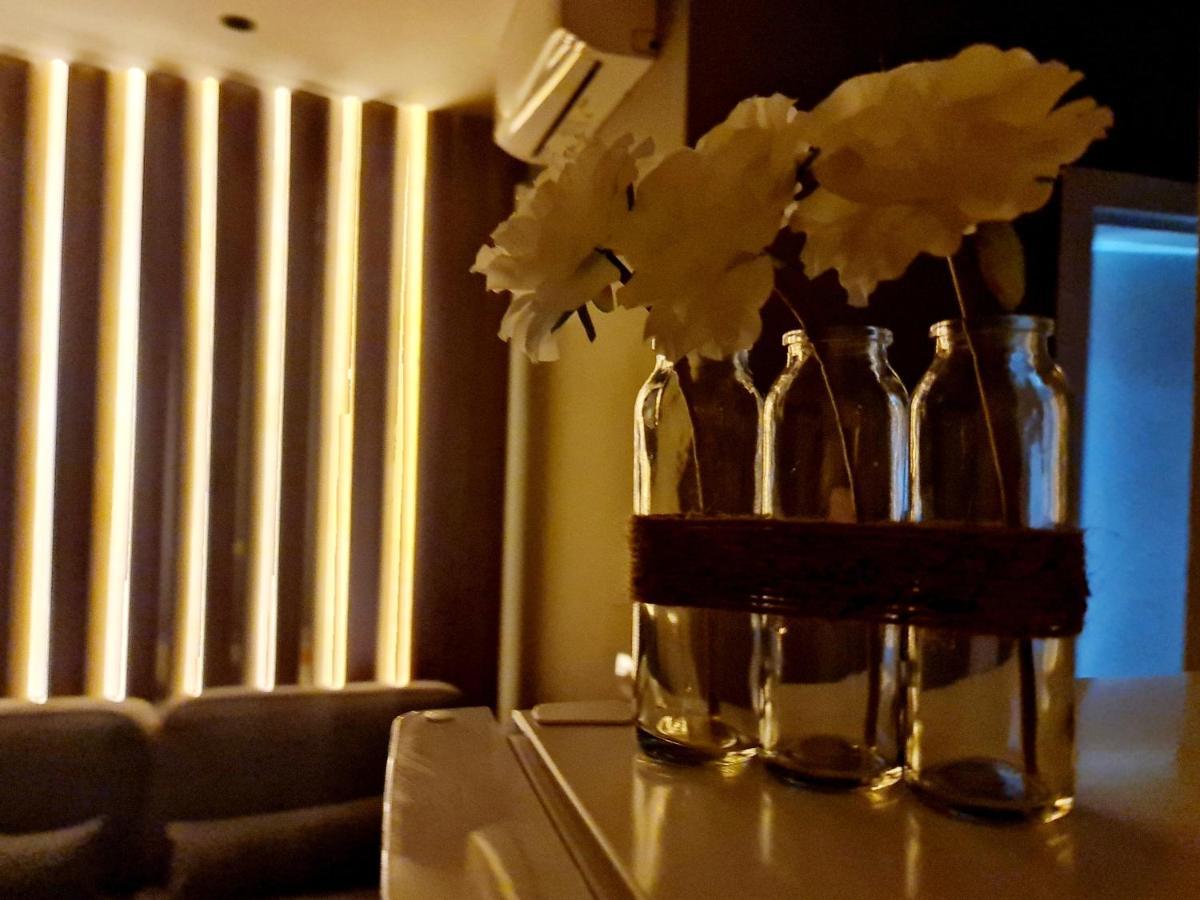 Sunny Apartment - Blloku Tirana, Near Lake מראה חיצוני תמונה
