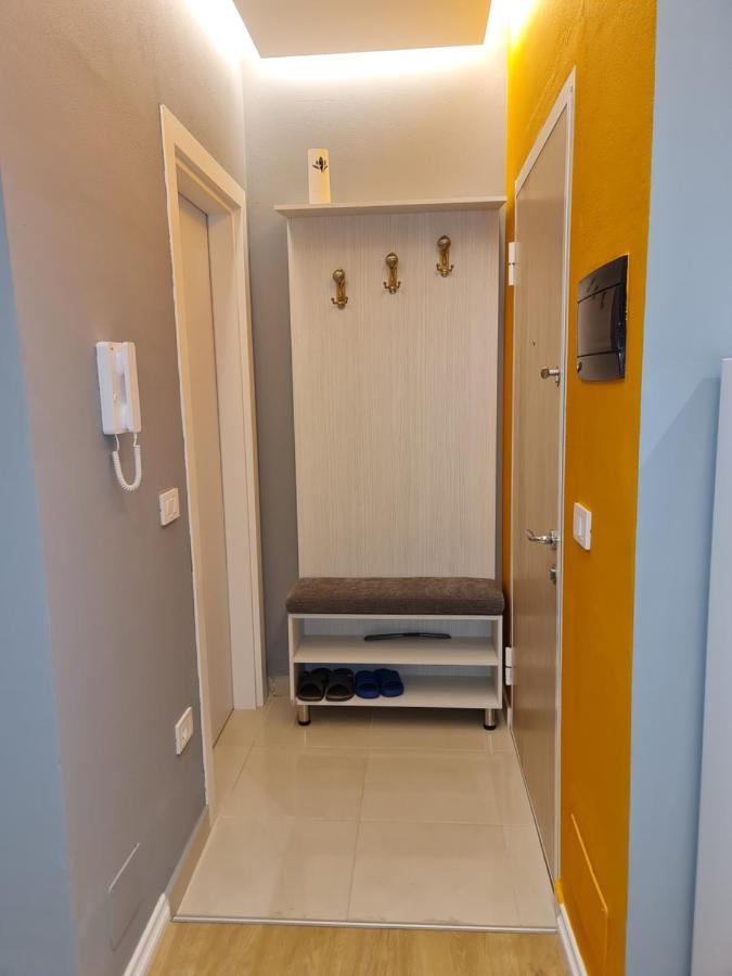 Sunny Apartment - Blloku Tirana, Near Lake מראה חיצוני תמונה